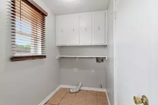 2915 Post Oak Ct, Bedford, TX 76021 - Photo 8