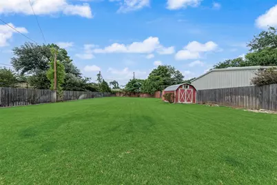 2132 Meandering Drive, Irving, TX 75060 - Photo 18