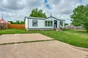 1503 Old Bridge Rd, Cleburne, TX 76033 - Photo 2