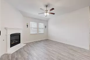 10925 Klondike Ln, Aubrey, TX 76227 - Photo 6
