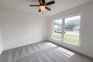 137 S Valera Ct, Fort Worth, TX 76134 - Photo 10