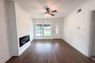 137 S Valera Ct, Fort Worth, TX 76134 - Photo 2