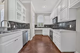 5027 Pershing Ave, Fort Worth, TX 76107 - Photo 10