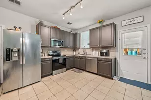 517 Zachum Dr, Arlington, TX 76002 - Photo 6