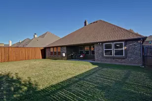 2752 Elmwood Dr, Burleson, TX 76028 - Photo 22