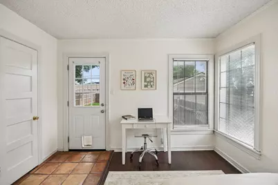 4821 Calmont Avenue, Fort Worth, TX 76107 - Photo 20
