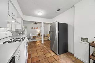 4821 Calmont Ave, Fort Worth, TX 76107 - Photo 10