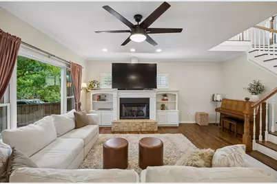 10008 Lakedale Drive, Dallas, TX 75218 - Photo 6