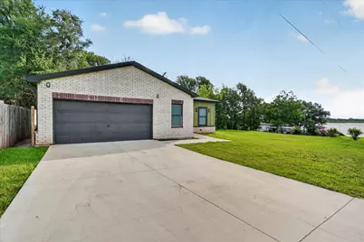 3202 Lowland Drive, Granbury, TX 76048 - Photo 2