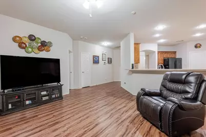 7234 Summit Parc Drive, Dallas, TX 75249 - Photo 8