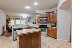 7234 Summit Parc Dr, Dallas, TX 75249 - Photo 8