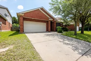 7234 Summit Parc Dr, Dallas, TX 75249 - Photo 2