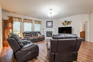 7234 Summit Parc Dr, Dallas, TX 75249 - Photo 4