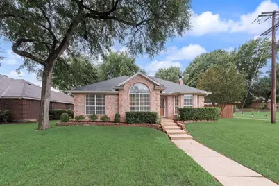425 Alpine Drive, DeSoto, TX 75115 - Photo 4