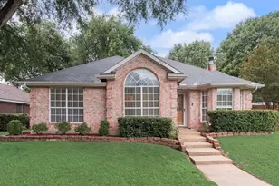 425 Alpine Dr, DeSoto, TX 75115 - Photo 1