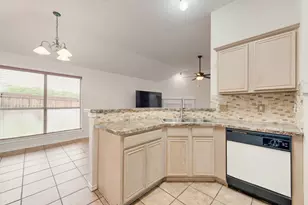 425 Alpine Dr, DeSoto, TX 75115 - Photo 18