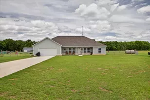 498 Dexter Ln, Poolville, TX 76487 - Photo 2