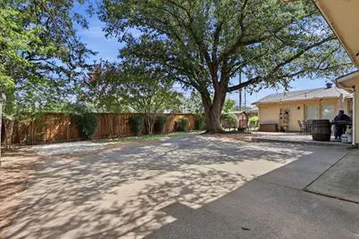 13051 Pennystone Drive, Farmers Branch, TX 75244 - Photo 32