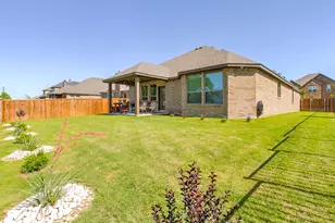2715 Sky Ridge Rd, Arlington, TX 76001 - Photo 18