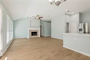 517 Lowery Oaks Trl, Fort Worth, TX 76120 - Photo 6