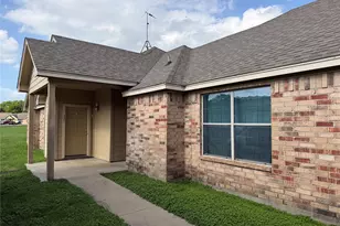 121-127 Sunburst Ct, Weatherford, TX 76087 - Photo 2