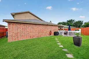 525 Berryhill Dr, Mansfield, TX 76063 - Photo 24