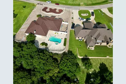 1614 Crow Creek Drive, Granbury, TX 76049 - Photo 40