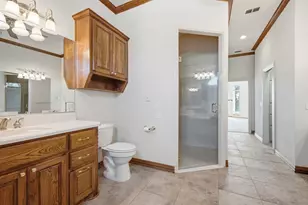1614 Crow Creek Dr, Granbury, TX 76049 - Photo 18