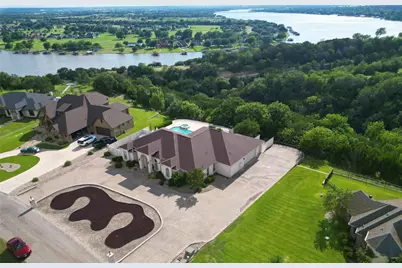 1614 Crow Creek Drive, Granbury, TX 76049 - Photo 38