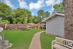 230 W Jerden Ln, Dallas, TX 75208 - Photo 32