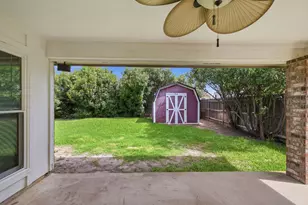 1040 Hillwood Dr, Saginaw, TX 76179 - Photo 24