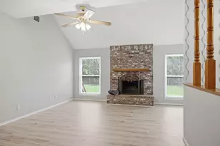 1040 Hillwood Dr, Saginaw, TX 76179 - Photo 10