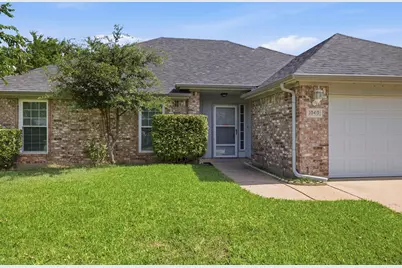 1040 Hillwood Drive, Saginaw, TX 76179 - Photo 6