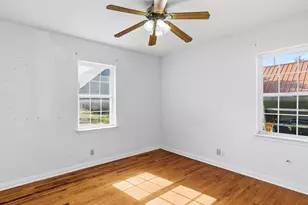 307 Depot St, Whitesboro, TX 76273 - Photo 10