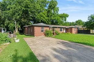 307 Depot St, Whitesboro, TX 76273 - Photo 2