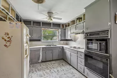 1955 E Renfro Street, Burleson, TX 76028 - Photo 10