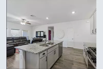 830 Creekview, Lavon, TX 75166 - Photo 2