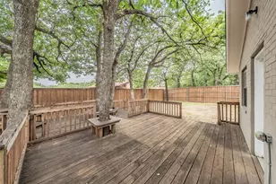 1412 Oxford St, Arlington, TX 76013 - Photo 4