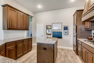 672 Harris Ridge Dr, Arlington, TX 76002 - Photo 10
