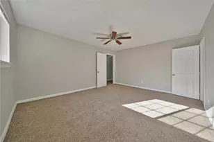 10071 Woodhollow Dr, Conroe, TX 77385 - Photo 8