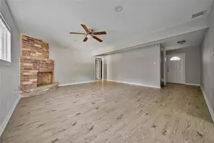 10071 Woodhollow Dr, Conroe, TX 77385 - Photo 2