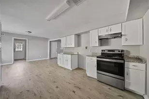 10071 Woodhollow Dr, Conroe, TX 77385 - Photo 4