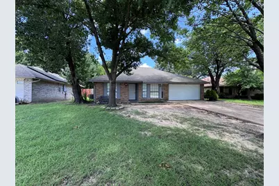 2406 Hallmark Street, Grand Prairie, TX 75052 - Photo 2