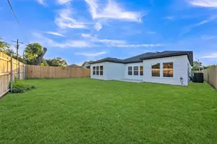 1442 E Allen Ave, Fort Worth, TX 76104 - Photo 6