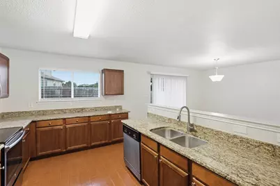 8040 Summer Stream Drive, Fort Worth, TX 76134 - Photo 6
