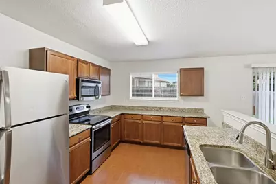 8040 Summer Stream Drive, Fort Worth, TX 76134 - Photo 4