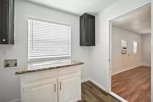 5600 Conroy St, Fort Worth, TX 76134 - Photo 10
