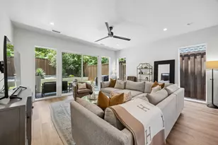 818 Muncie Ave, Dallas, TX 75212 - Photo 4