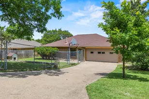 119 N Beltwoods Dr, DeSoto, TX 75115 - Photo 24