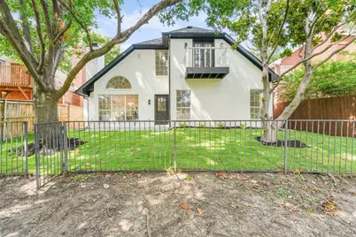 304 Riverwalk Lane, Irving, TX 75063 - Photo 36
